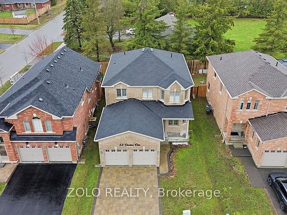 2nd image of 52 Claxton Cres