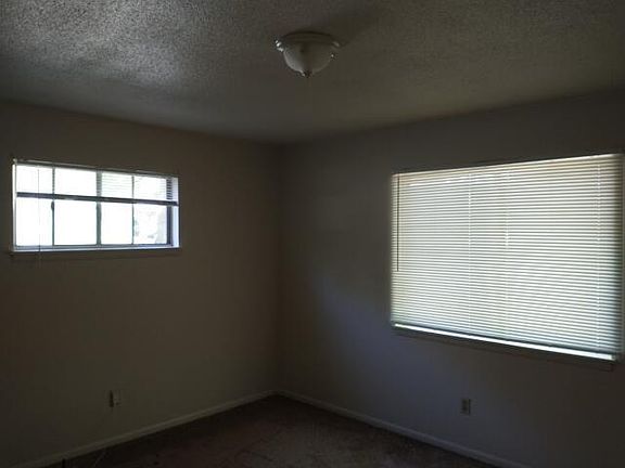 4th image of 8024 Campbell St