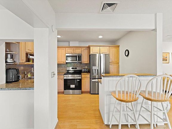 4th image of 233 Rio Vista Circle #233