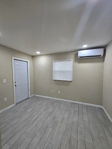 1409 W Burger St Photo 1