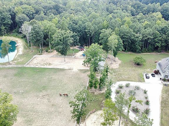 2nd image of 267 Tumbling Brook Ln