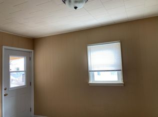 814 1/2 E Washington St, Morris, IL 60450
