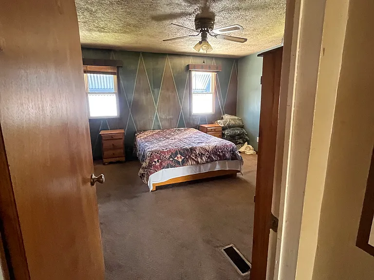 406 Flora St — Photo 2