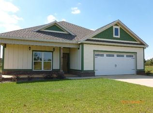109 Weeping Willow Trl, Headland, AL 36345