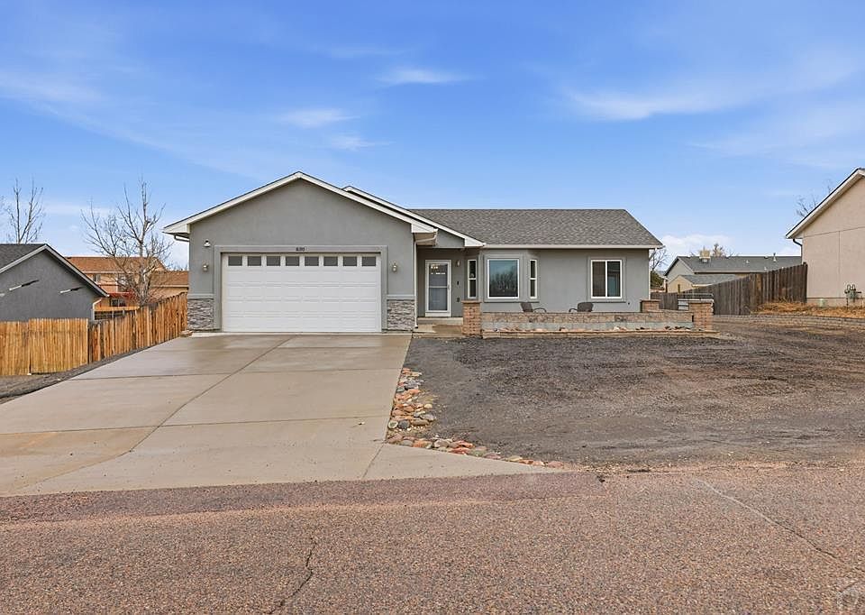 1st image of 830 S Blakeland Dr