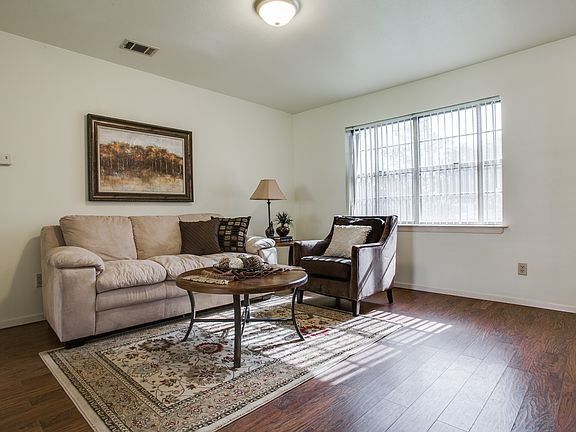 4th image of 922 Trellis Dr