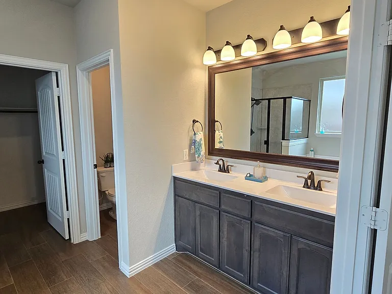 7608 Rothbury Dr — Photo 12