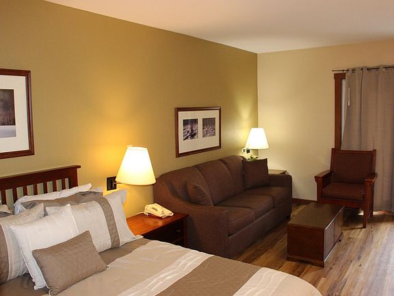 2nd image of 111 Allegheny Spgs