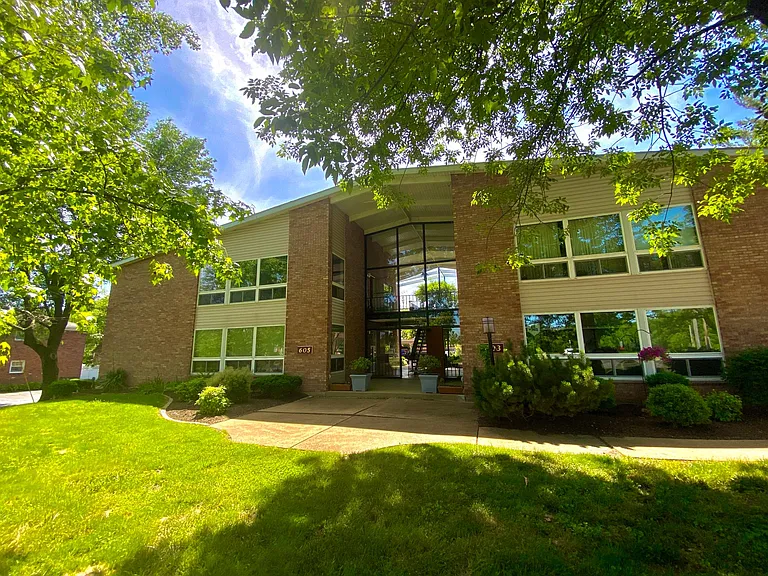 605 S Kirkwood Rd #D — Photo 13