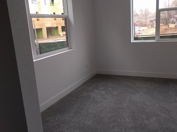 3rd image of 3030 N Wilson Ct