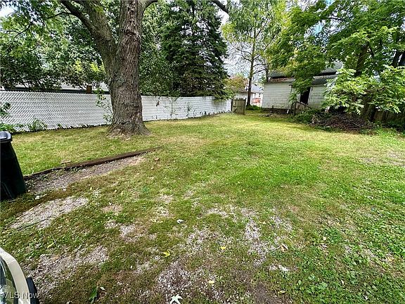 4th image of 1223 Atwood Ave