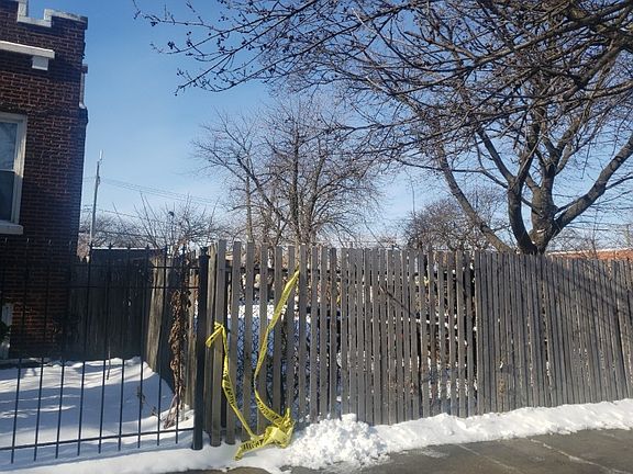 3rd image of 3200 S Lawndale Ave