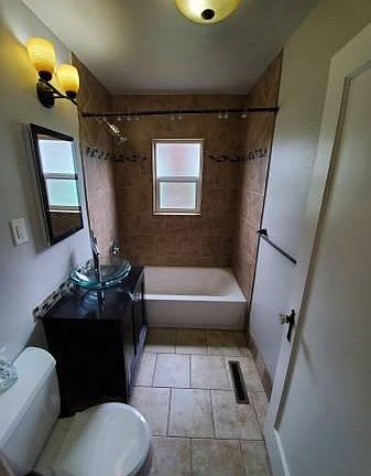 3rd image of 619 N Summit Ave