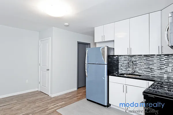 Rented by Moda Realty | media 1