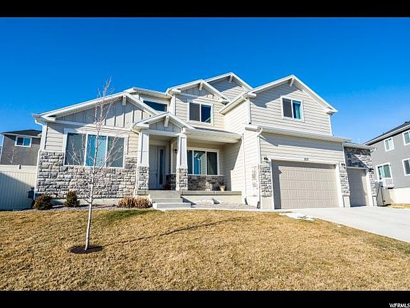 2nd image of 217 W Rosewood Dr