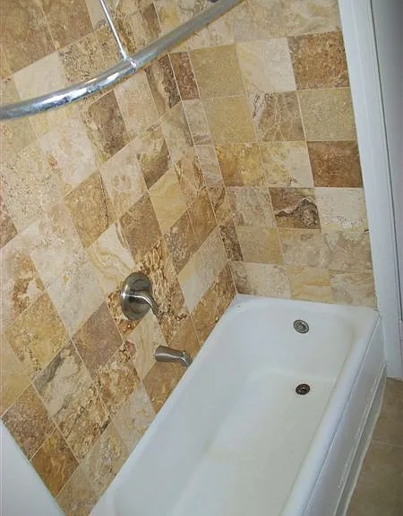 531 S F Street Unit 5 Bathtub_06272013
