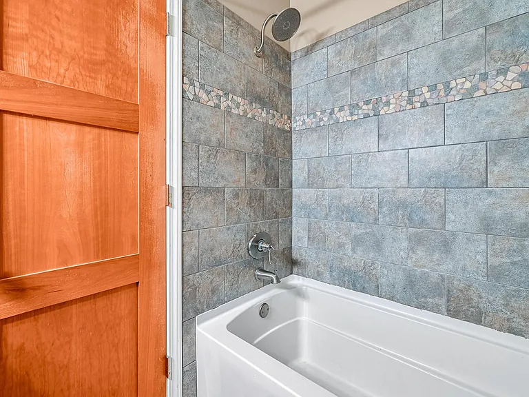 21 Haywood St #2B — Photo 21