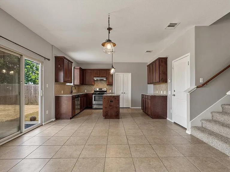 108 Quarry Ln — Photo 10