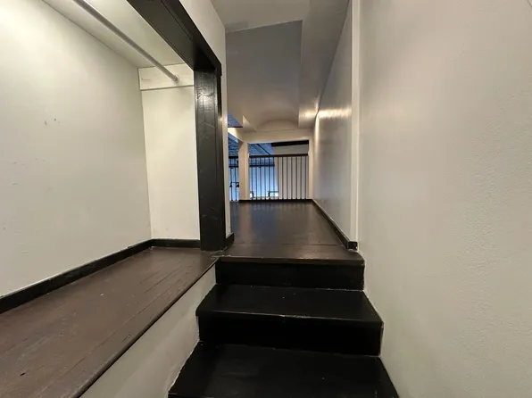 1827 S Racine Ave #1F, Chicago, IL 60608