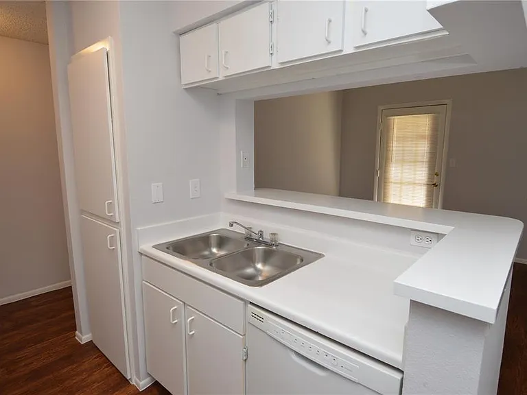 8625 Mallard Reserve Dr #201 — Photo 7
