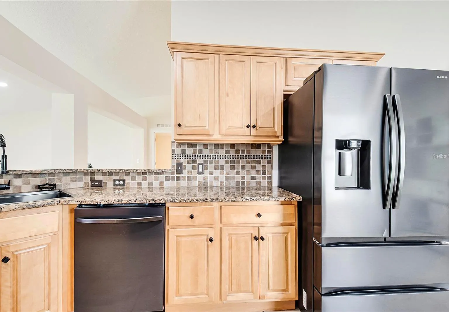 3 bed, 1874 sqft, $2,600 — Photo 1