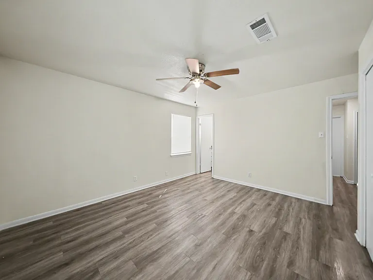2902 Lawndale St — Photo 14