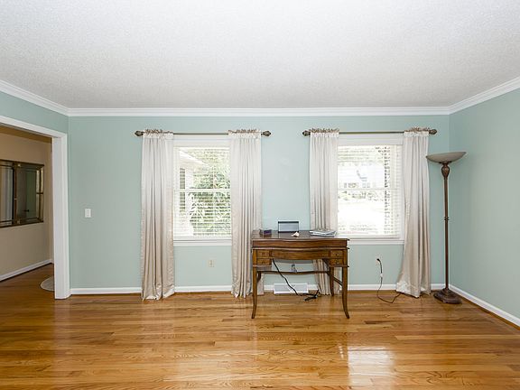 5th image of 1828 Houghton Dr