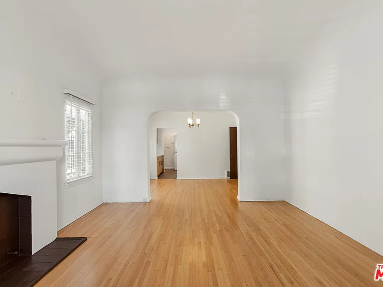 726 S Dunsmuir Ave — Photo 17