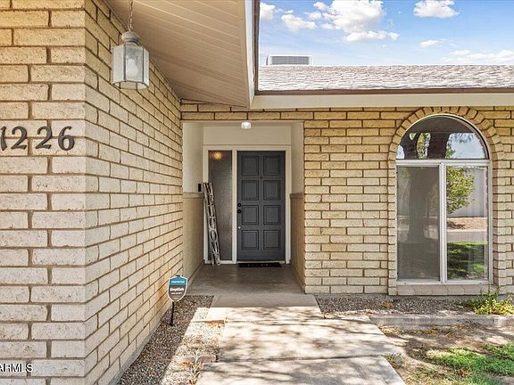 4th image of 1226 E ROYAL PALM Circle