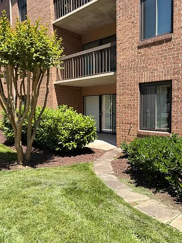 11405 Commonwealth Dr #T1 Photo 1