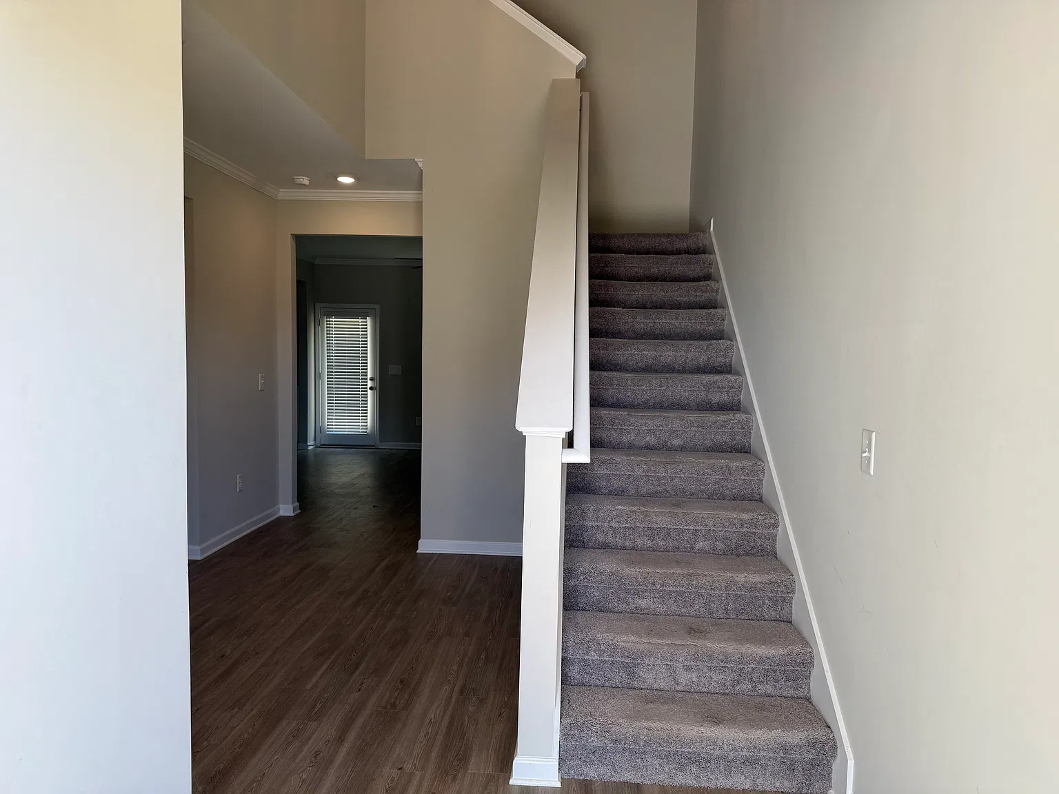 4 bed, 2.5 bath, 2268 sqft, $2,300 — Photo 2