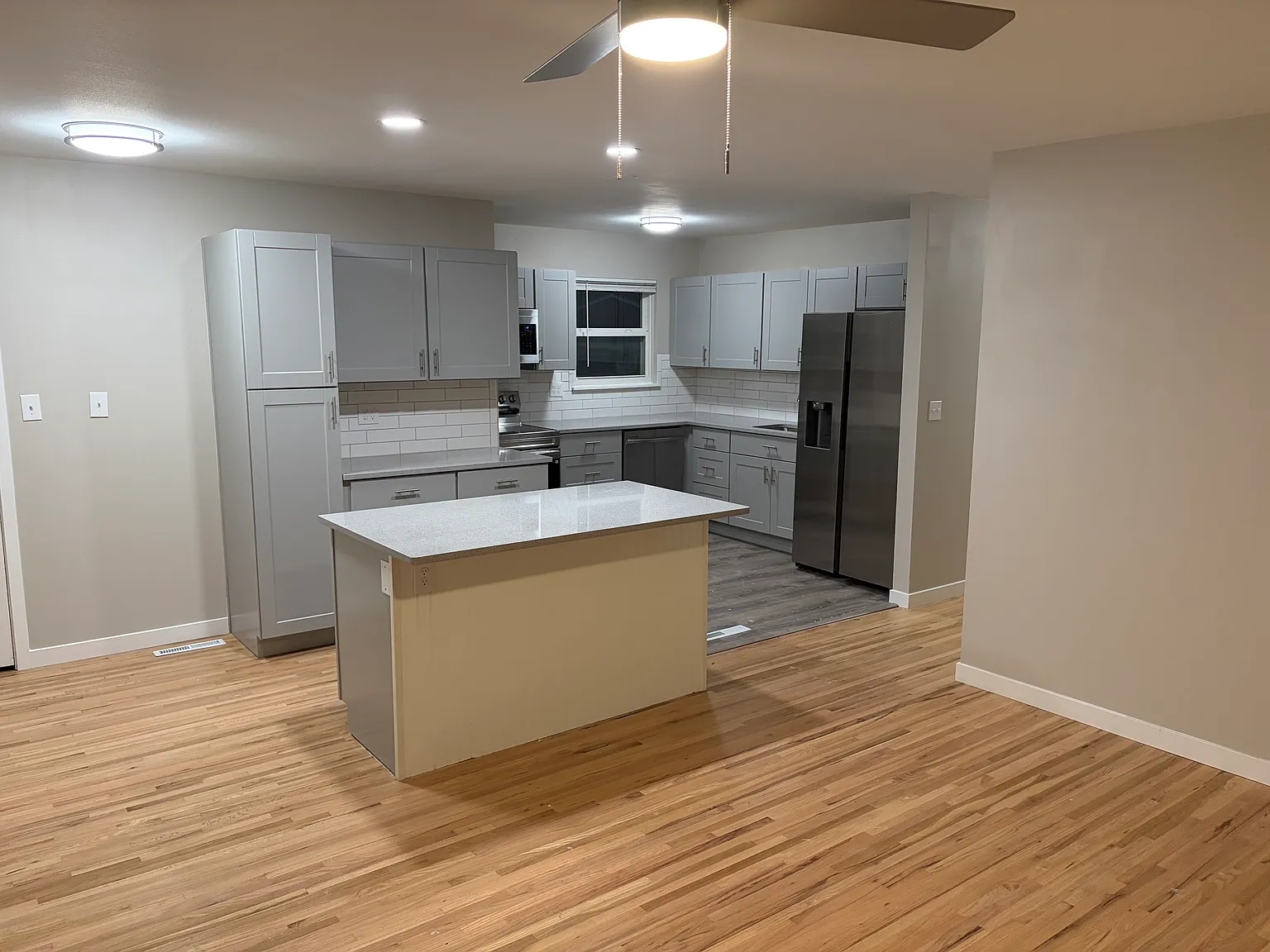 3 bed, 980 sqft, $1,845 — Photo 4