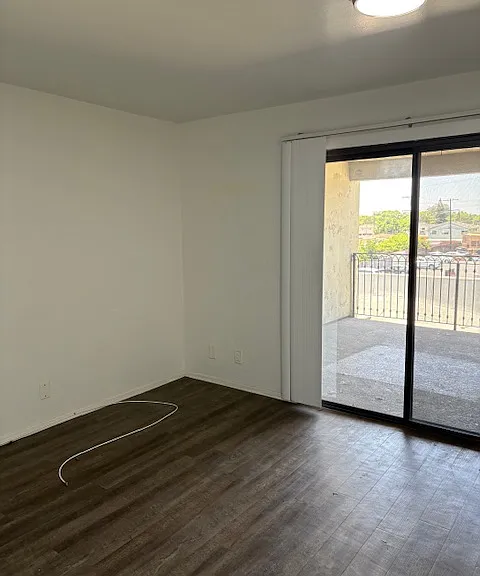 South St Apartments — Photo 8