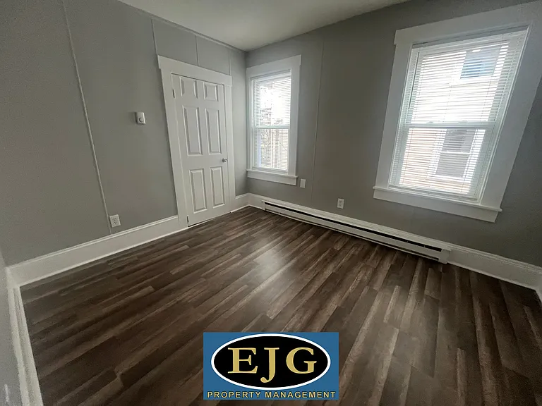 209 Pine St #2 — Photo 20