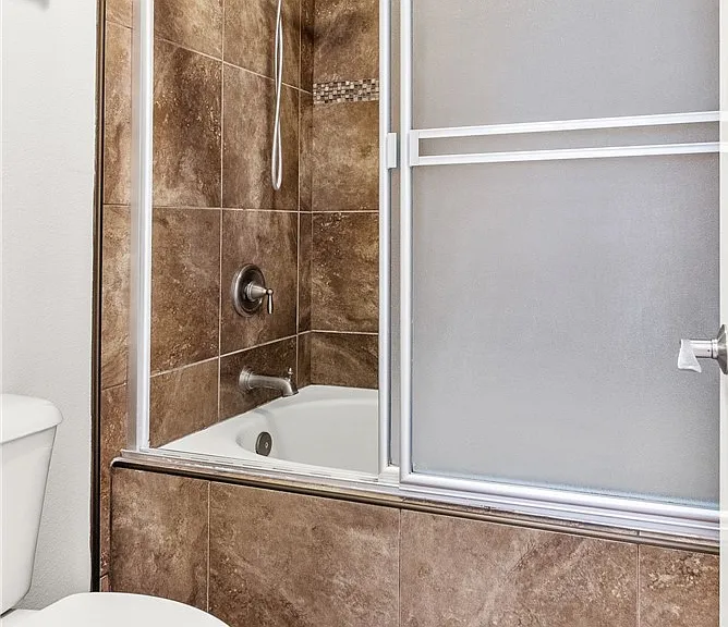 166 Almador — Photo 19