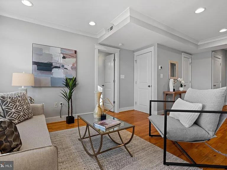1301 S Carolina Ave SE #7 — Photo 2