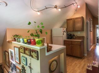 113 N Bennett St APT A, Geneva, IL 60134