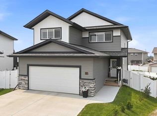44 NE Tory Close, Red Deer, AB T4P0W4