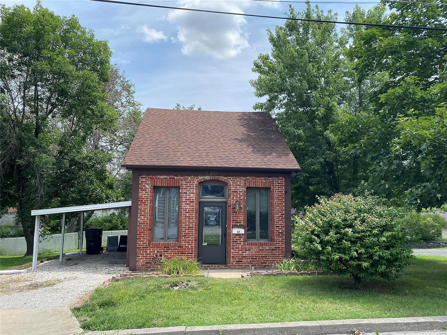 526 Bornman St photo 1