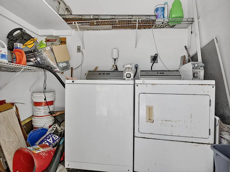 711 NE 14th St #STUDIO — Photo 15