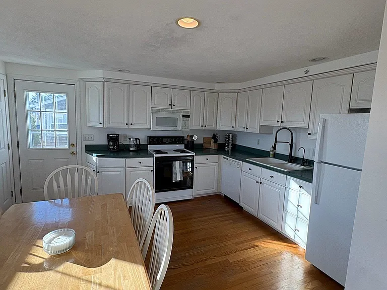 518 High St #A — Photo 9