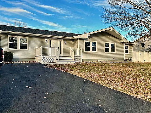 2nd image of 1616 Shady Ln
