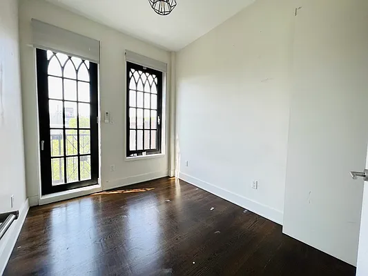 Rented by Pear NYC LLC | media 13