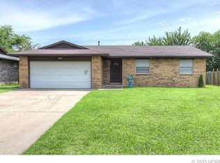 1679 S Pecan Pl, Broken Arrow, OK 74012