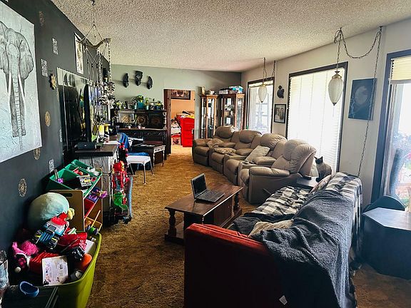 4th image of 409 1st Ave S