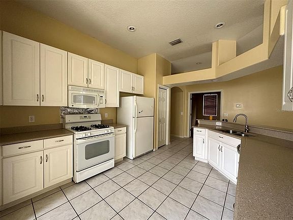 4th image of 18076 Arbor Crest Dr