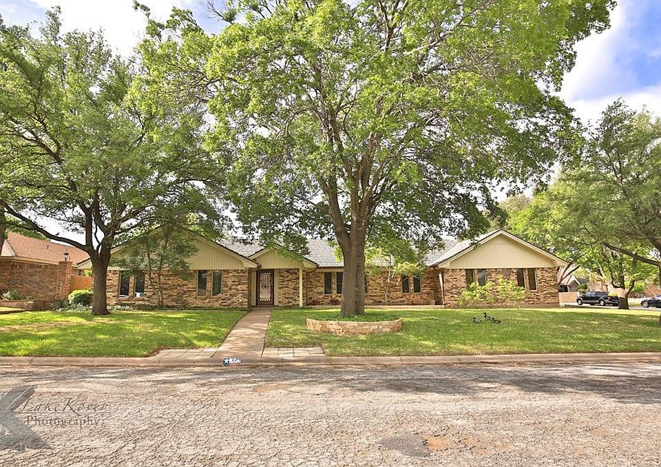 1st image of 17 Fairway Oaks Blvd
