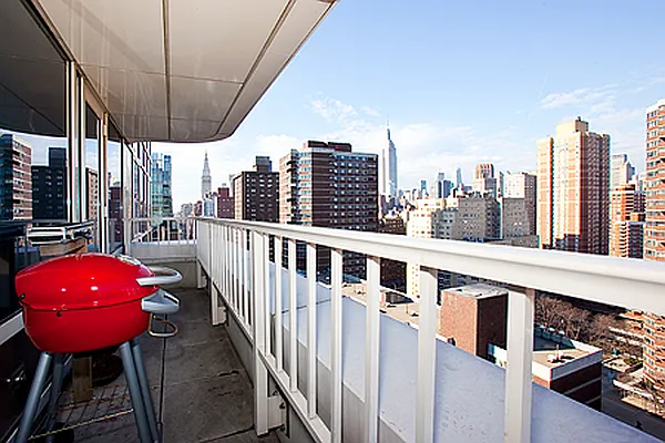 Rented by Bold New York | media 6