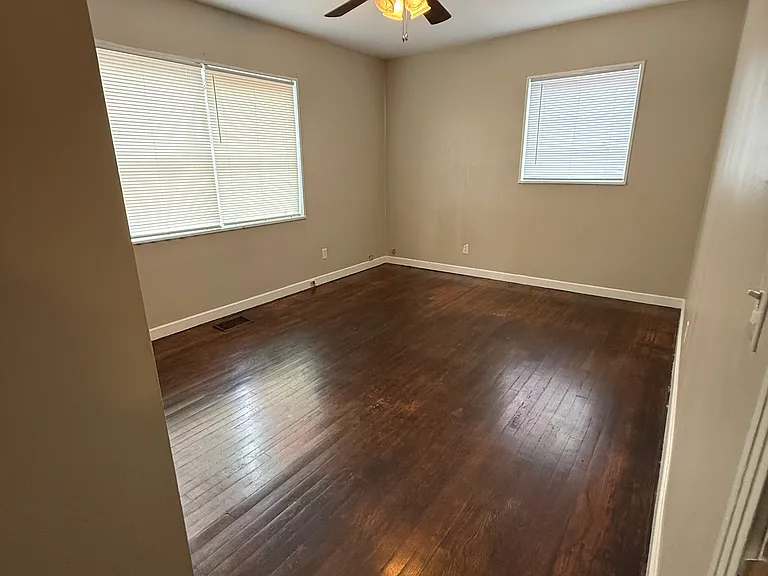 5555 Wayneland Dr — Photo 11