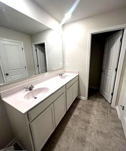 98 Extrovert Dr — Photo 19